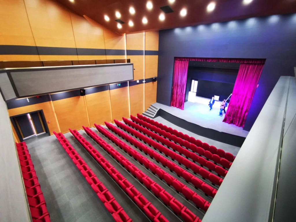 KARTEPE GÜZEL SANATLAR LİSESİ KONFERANS SALONU