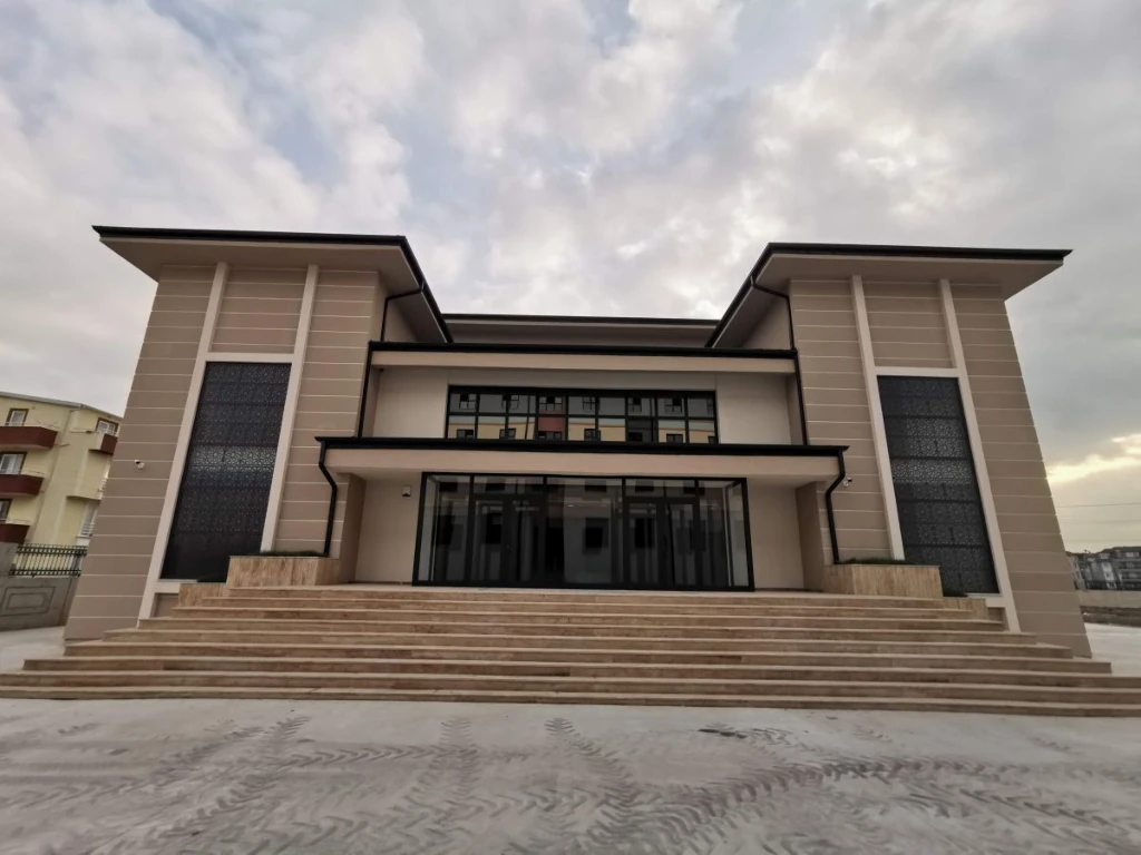 KARTEPE GÜZEL SANATLAR LİSESİ KONFERANS SALONU