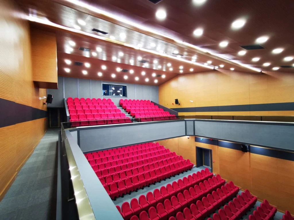 KARTEPE GÜZEL SANATLAR LİSESİ KONFERANS SALONU