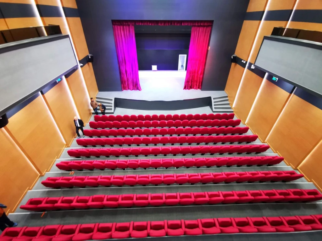 KARTEPE GÜZEL SANATLAR LİSESİ KONFERANS SALONU