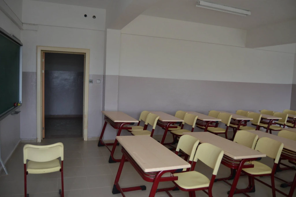 TÜPRAŞ 50.YIL ANADOLU LİSESİ ONARIM İŞLEMLERİ